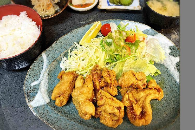 夕食：ジューシーから揚げ定食【18：00～21：30/日曜・祝定休日】