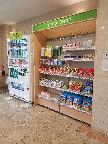 100円ショップ