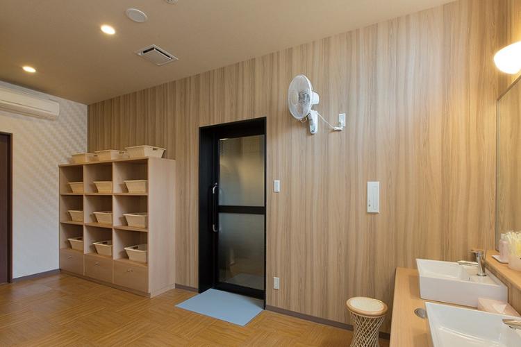 女性大浴場 脱衣場