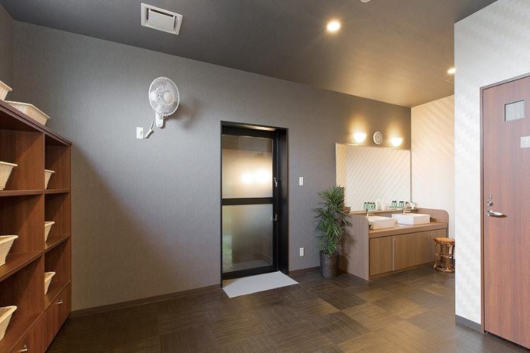 男性大浴場 脱衣場