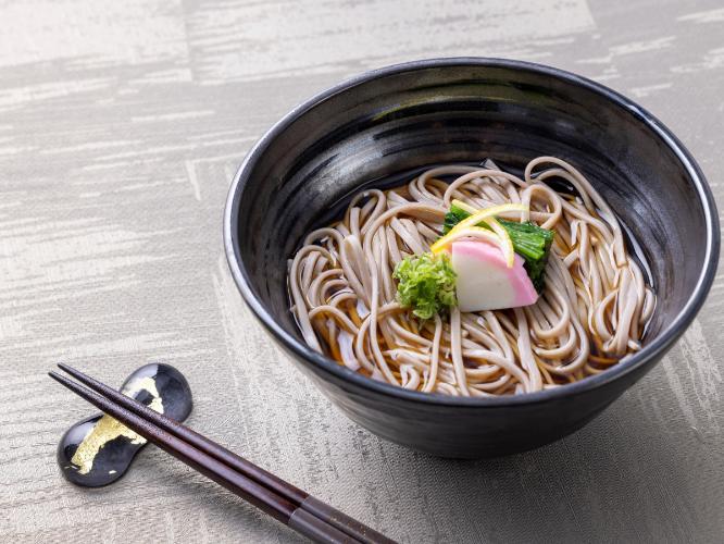 ＜お正月限定ローカルフード＞かけそば