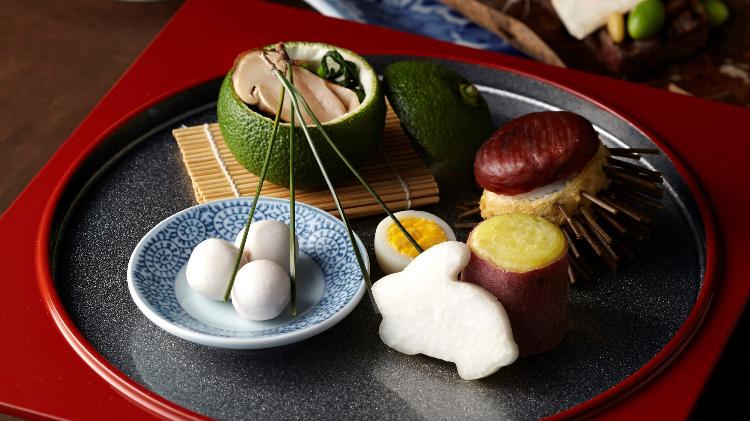 日本料理「千羽鶴」