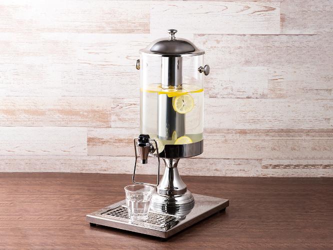 【ウェルカムドリンクサービス】サッパリとして飲みやすいレモンウォーターをご用意