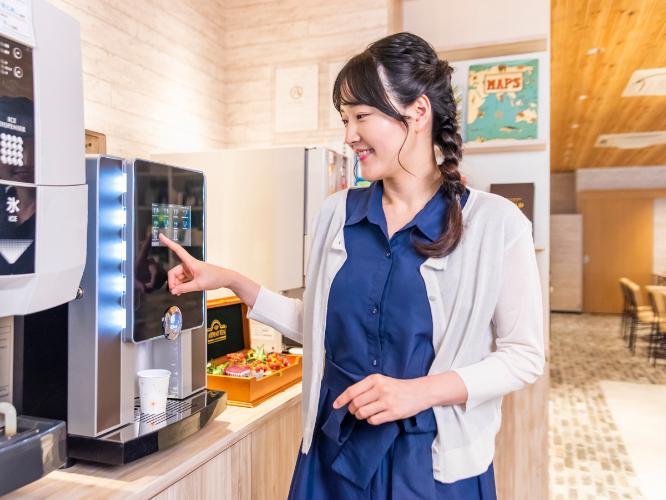 【ウェルカムドリンクイメージ】コーヒーはお部屋にお持ちいただくことも可能です。