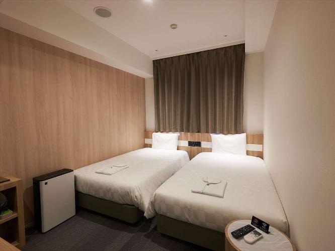 ツインルーム【バストイレ別・禁煙】ベッドが離れたセパレートタイプ。 バス、トイレ別の仕様。 [定員]大人2名＋6歳未満の添い寝2名。