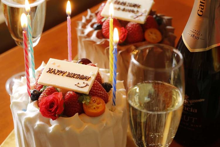 【オプション/ケーキ】ケーキやシャンパンのお手配も承ります　4日前までにご連絡ください（¥3,500〜）　※イメージ