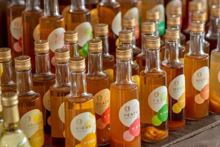 【お土産処/舟問屋】にごり、柚子、蜂蜜など定番の味に加え、桃、薔薇など季節ごとの珍しい味もご用意しております