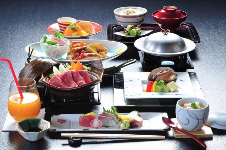 【小学生のお子様夕食/子供会席】お肉料理やお造りをご用意したお子様専用の子供会席　※イメージ