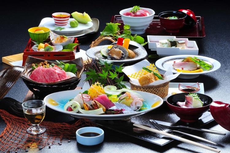 【季節の趣好会席】地元ブランド牛「熊野牛」を使用した一品をはじめ、お好みに合わせて選べる料理もご用意　※イメージ