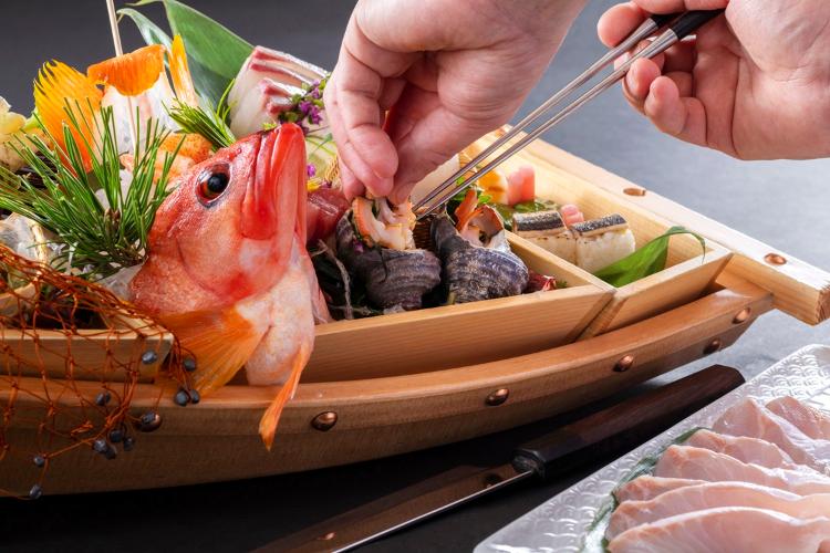 【紀州舟盛会席】舟盛には地元産の海の幸や、珍しい「鯨料理」、地元名物「めはり寿司」等をご用意<BR>※イメージ