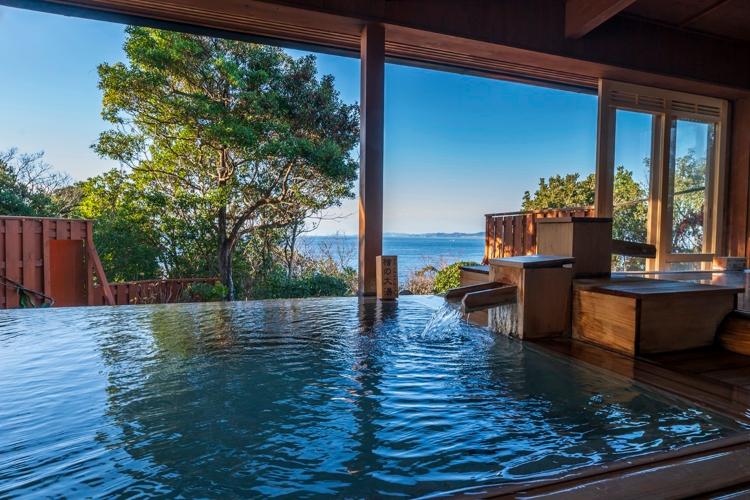 【大湯屋/海つばき】文殊の湯：「知恵が授かる湯」として、多くの人に親しまれてきた温泉です