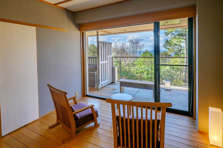 【暁の抄/ 和洋室/沸かし湯】窓から見える風景はそこはかとなく旅の疲れを癒します