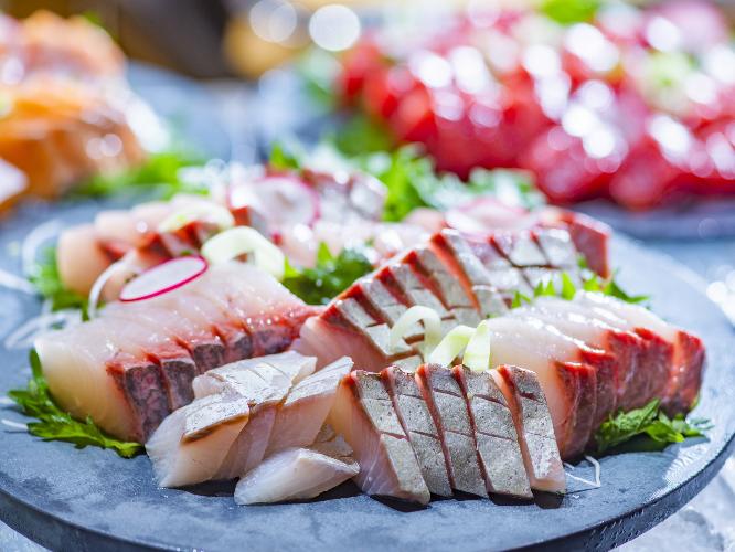 日替わりのお刺身で海鮮丼や海鮮茶漬けも召し上がれます