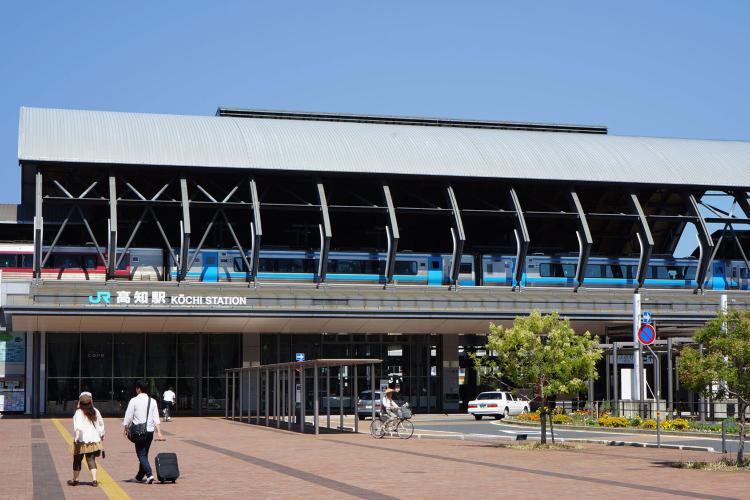 【JR高知駅南口】（徒歩7分）