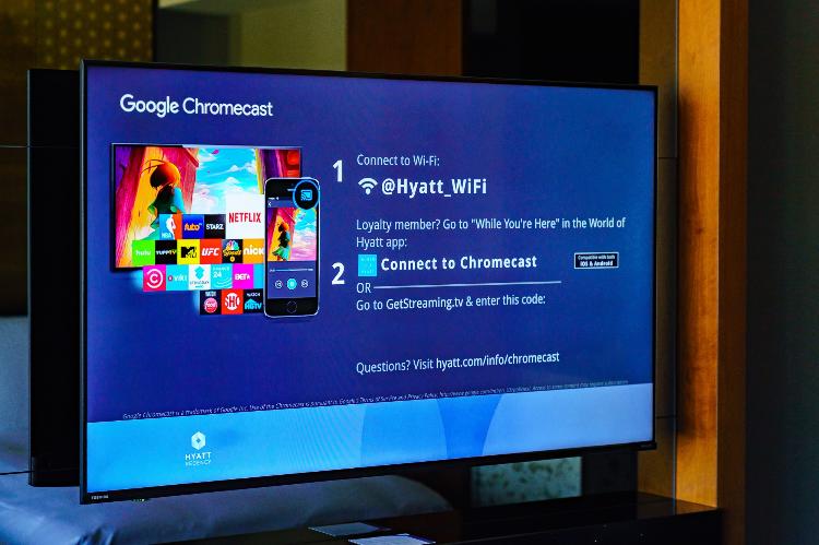 全室に「Chromecast」搭載のテレビを完備。映画や動画など、ご自身のスマホ画面を映し出してご覧いただけます。