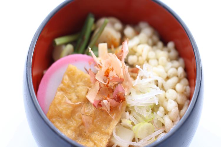■ご当地　きしめん※季節により冷やしたぬきそばに変更する可能性あり。