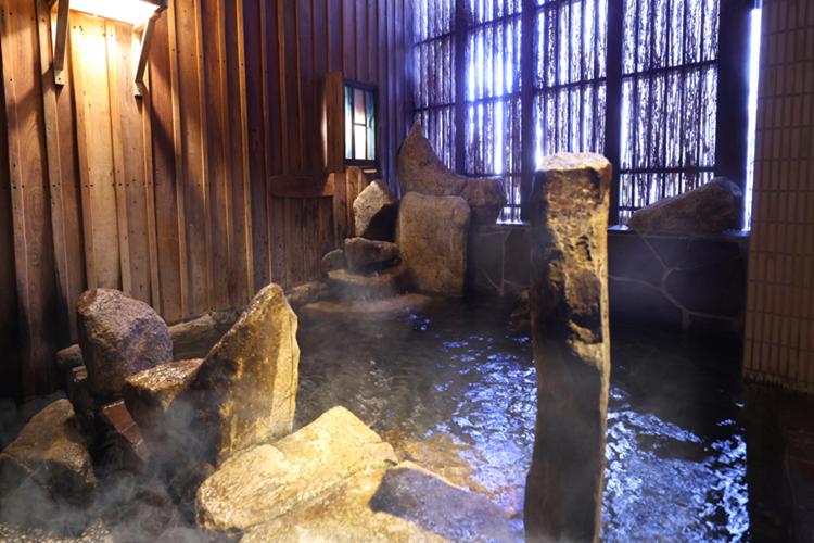 男性大浴場(外湯)湯温41～42℃