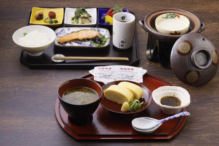 朝食
