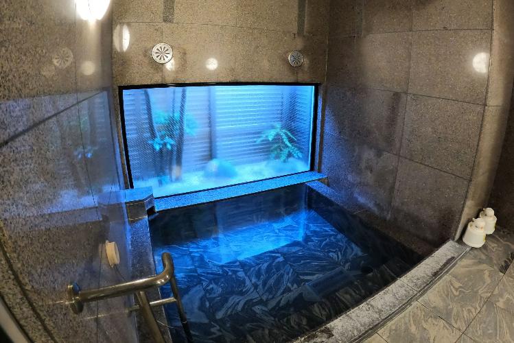 人工温泉大浴場は男女別！ラジウム人工温泉大浴場は厚生労働省認可の医薬部外品ラジホープ（認可番号47D第447号）が溶かされた人工温泉です。 