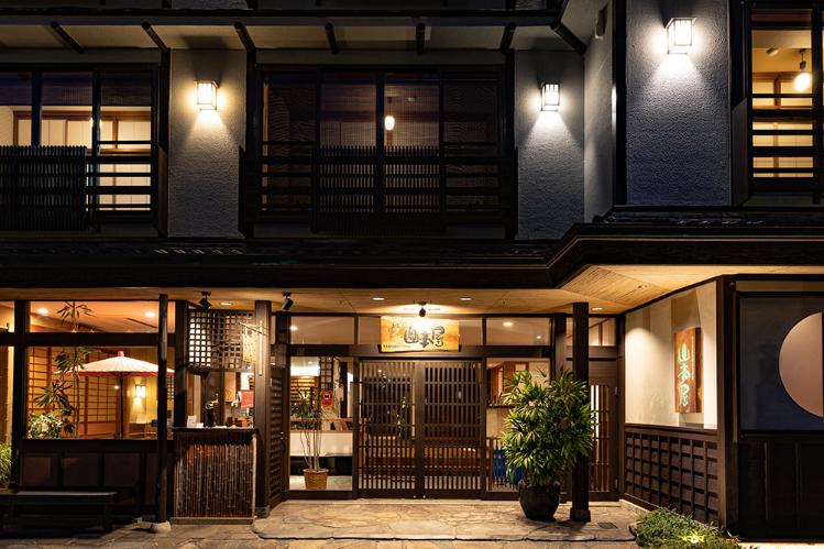 山本屋　玄関