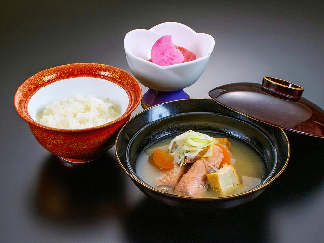 【季節の会席料理】庄内産はえぬき／鮭　庄内味噌粕汁／温海かぶ漬け（2025年2月末迄）