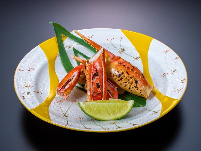 【季節の会席料理】焼ガニ 特製二杯酢付き（2025年2月末迄）