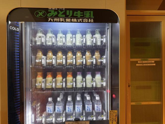 ◆脱衣所｜湯あがりドリンクの自販機