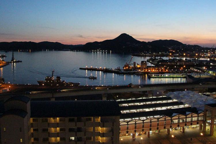 ★上層階海側客室からの夜景イメージ
