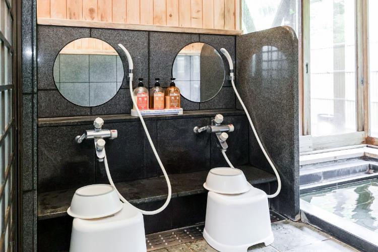 石風呂の洗い場です。