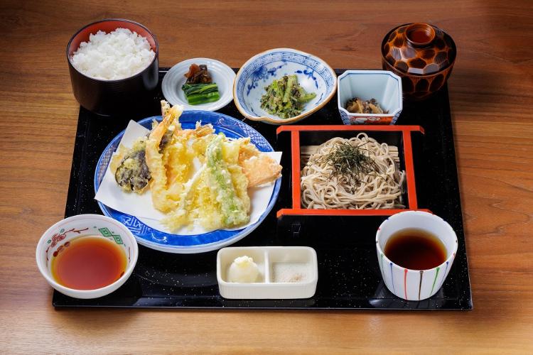 冬のロッジ軽食メニュー一例