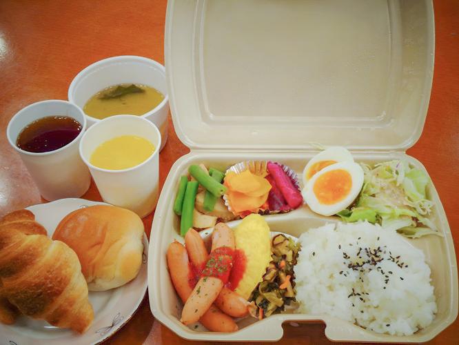 無料朝食バイキング