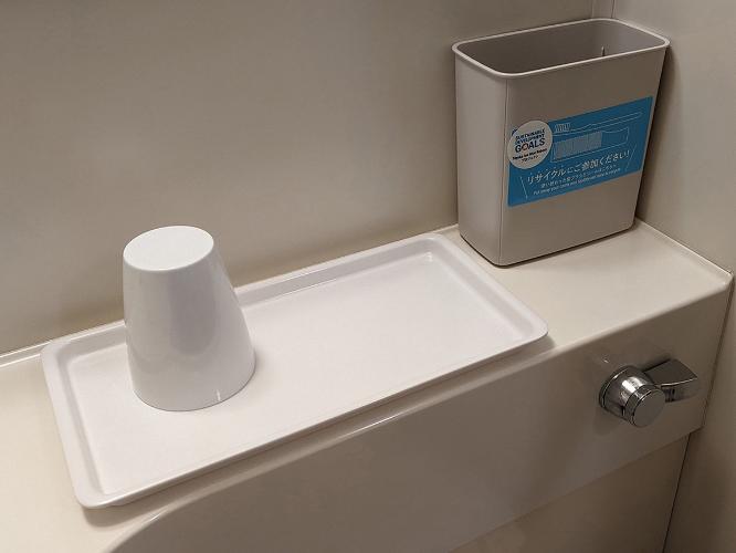 「Toyoko Inn Blue Rebornプロジェクト」歯ブラシとコームの回収ボックス