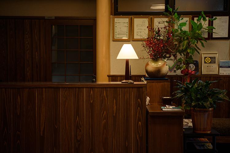 ロビー棟：館内