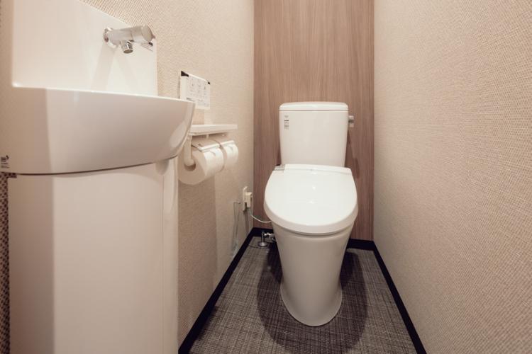 デラックスツインルーム、スタンダードツインルームはバスルームとトイレを別々にご用意
