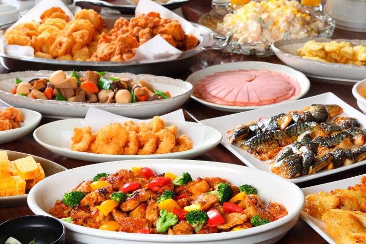 朝食バイキング無料