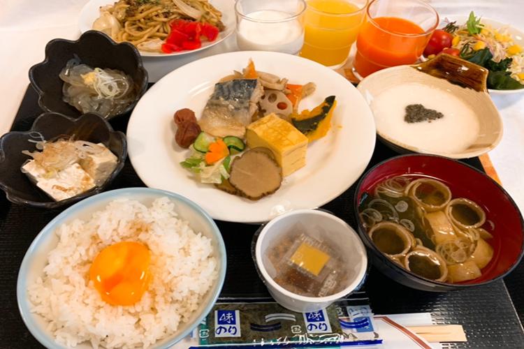 朝食バイキング<BR>朝　6時30分〜9時