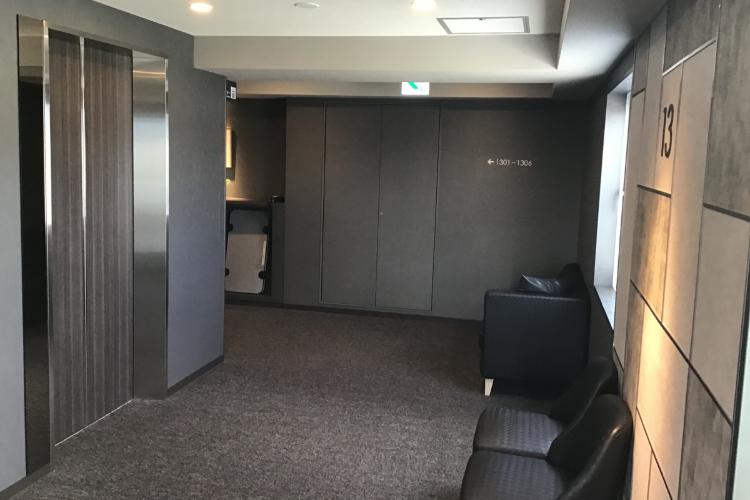最上階エレベータホール(13F)