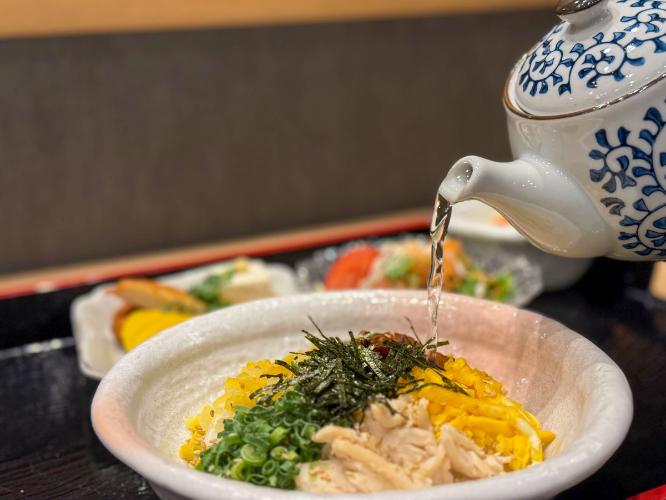 【朝食】出汁にこだわった鶏飯定食