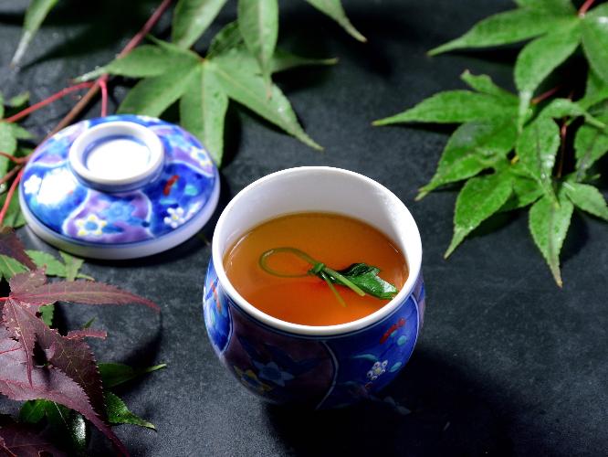 和洋折衷料理コース　茶碗蒸し一例