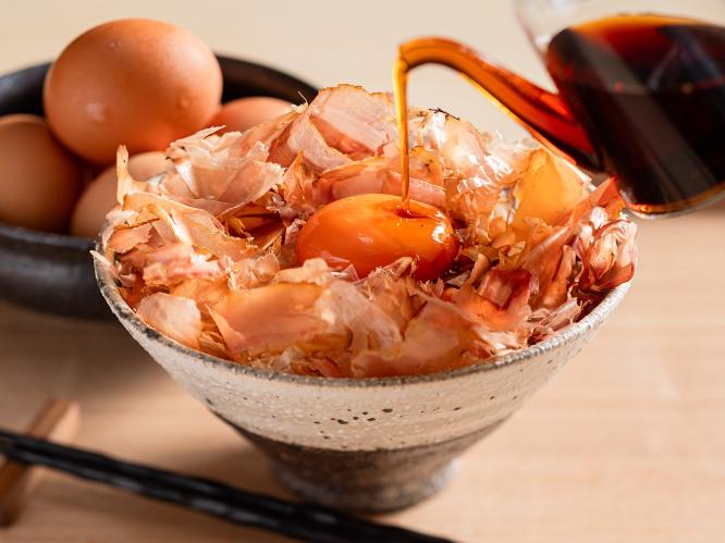 朝食 生削り節の玉子かけごはん　※イメージ