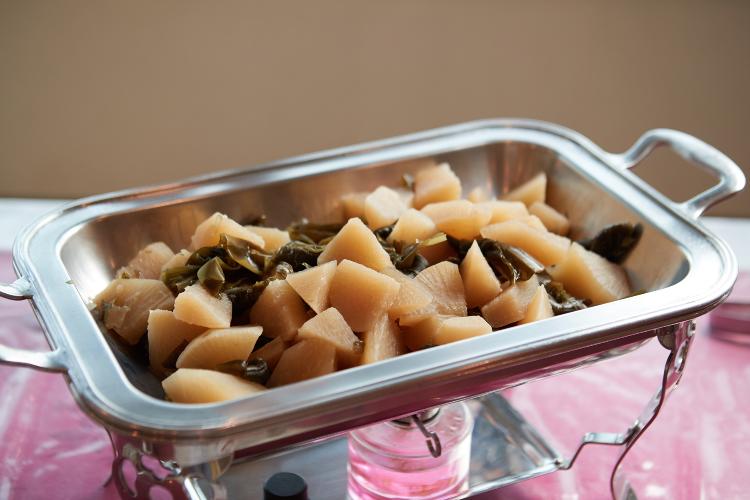 ご朝食一例/懐かしい味付けの煮物も準備しております。