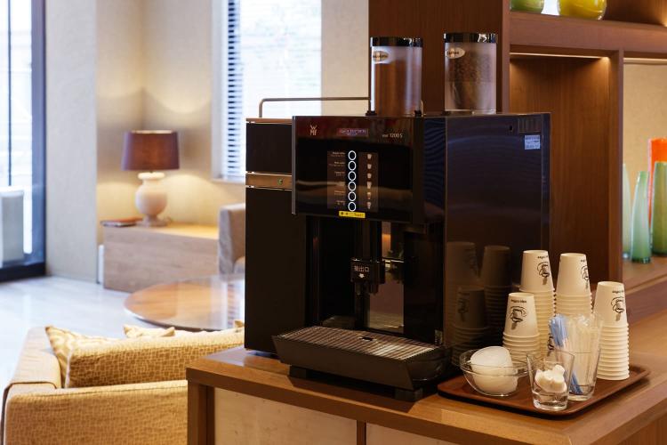 ロビーにはコーヒーサーバーご用意してます