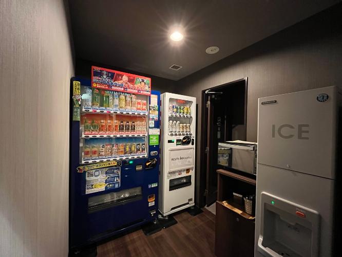 自動販売機・製氷機・電子レンジコーナー