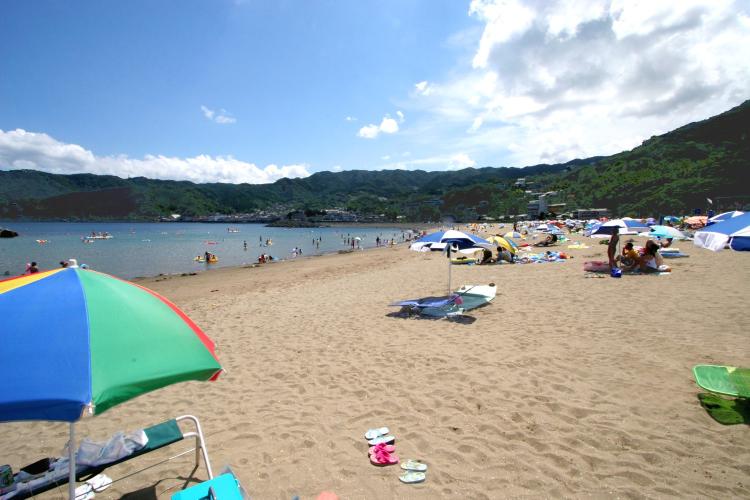400ｍの砂浜、長浜ビーチまで徒歩5分