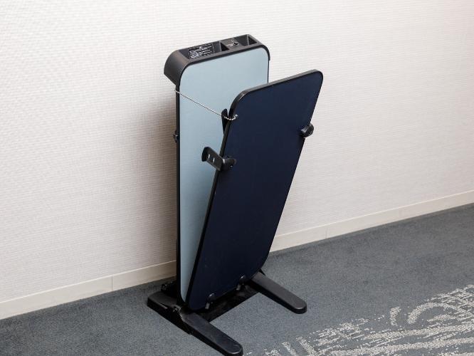 【ズボンプレッサー】各階エレベーターホールに設置