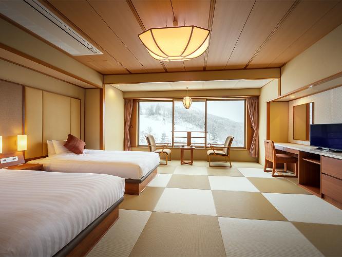 【南館洋室】一例／2021年12月オープン！ベッドはセミダブル、床は足裏に心地良い、和モダンな琉球畳を使用