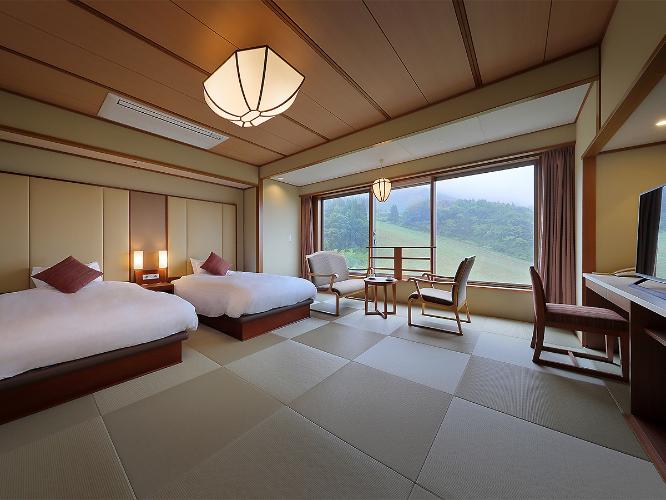 【南館洋室】一例／2021年12月オープン！ベッドはセミダブル、床は足裏に心地良い、和モダンな琉球畳を使用