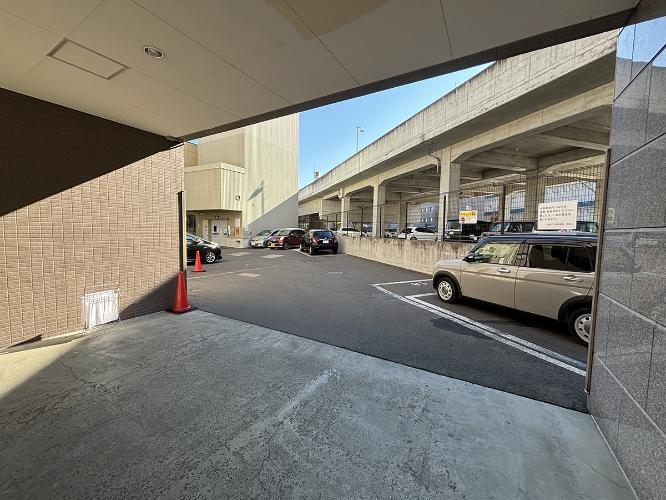敷地内_平面駐車場