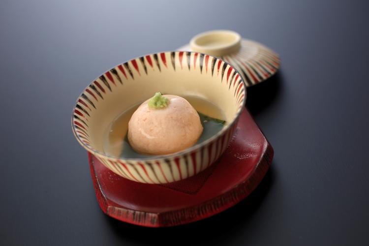 春の季節会席イメージ:見た目にも味わいにも爽やかな春の食。素材の味わいを大切に仕上げました。