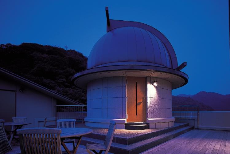 天体ドーム：長門の澄んだ星々を観測いただけます。※ご予約制(火曜定休)